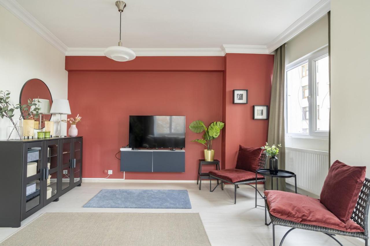 Modern Flat With Balcony On Bagdat Street Leilighet Istanbul Eksteriør bilde