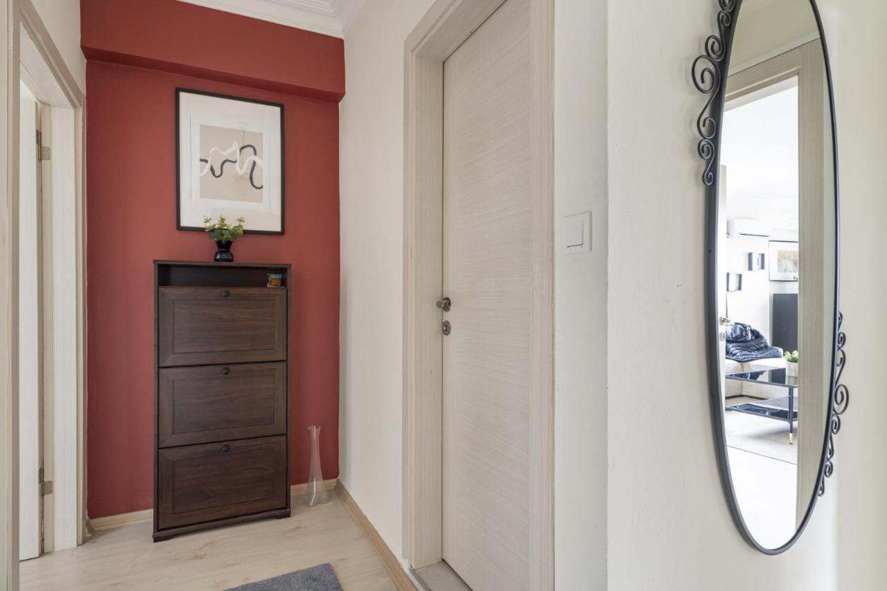 Modern Flat With Balcony On Bagdat Street Leilighet Istanbul Eksteriør bilde