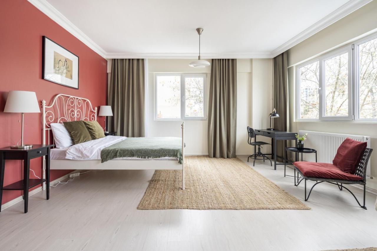 Modern Flat With Balcony On Bagdat Street Leilighet Istanbul Eksteriør bilde